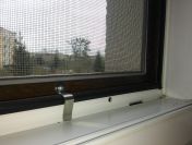 Moskitiery na owady okienne i drzwiowe