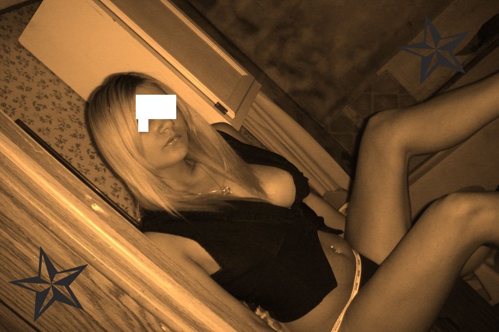 Młoda pełnoletnia wysle  - Zdjęcie 1