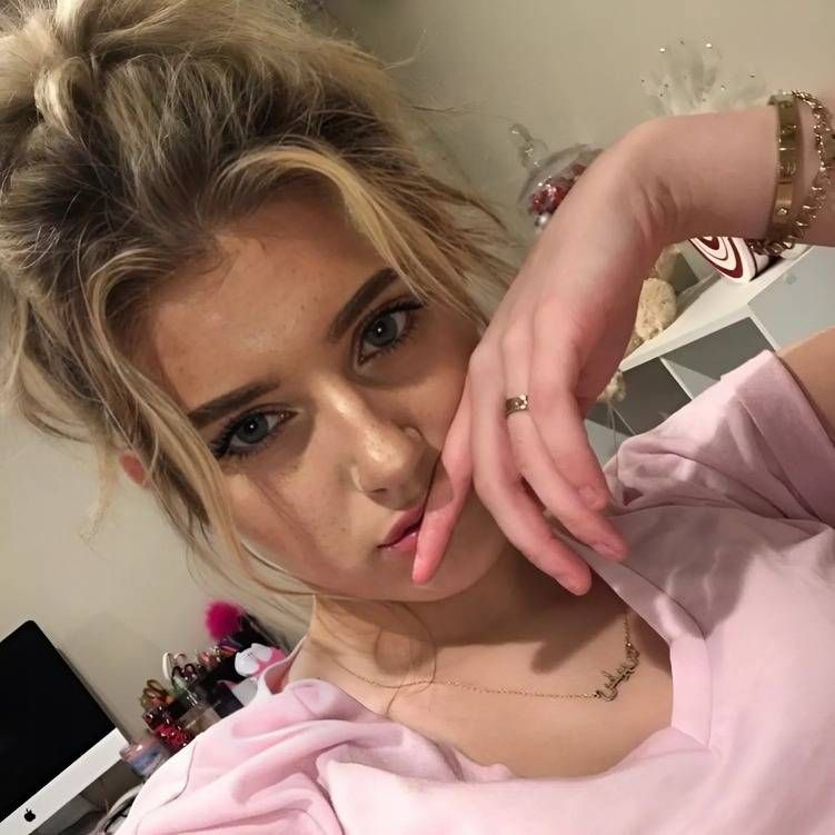 Leżę w łóżku i czekam na Ciebie  - Zdjęcie 1