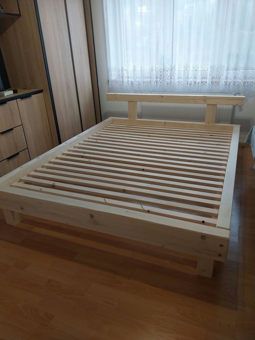 Łóżko drewniane lub z płyty meblowej różne Tokarnia - Zdjęcie 1
